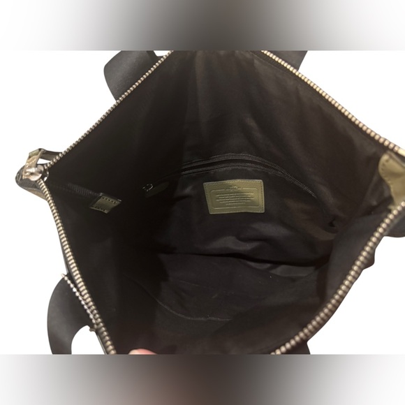 Coach Charles Foldover Crossbody Tote Green/ Black - Picture 8 of 12